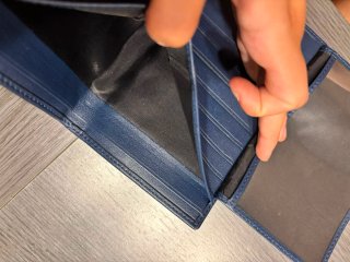 Cartera YANCCI azul con detalle dorado