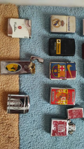 Collezione di accendini vintage tipo Zippo
