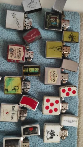 Collezione di accendini vintage tipo Zippo