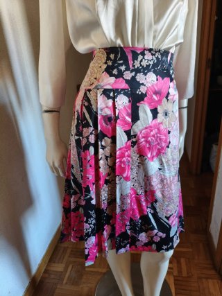 Falda floral multicolor