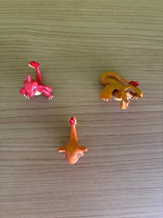 Figuras Pokémon Charmander y Charizard