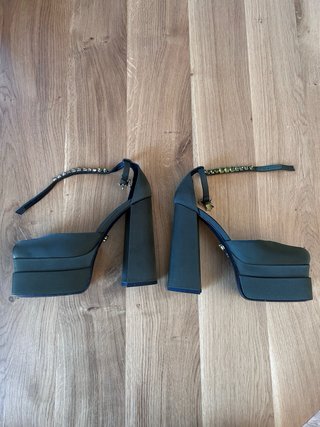 Tacones Verdes Versace