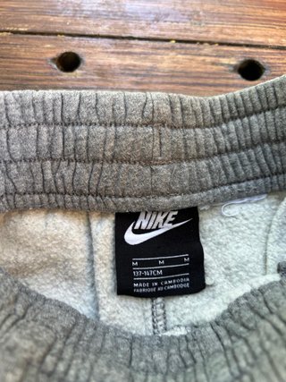 Pantalones chándal Nike grises