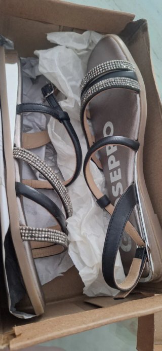 Sandalias Gioseppo rosas y plateadas