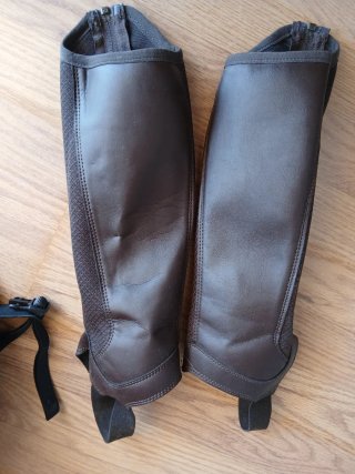 Kit iniciación equitación: casco, guantes y polain