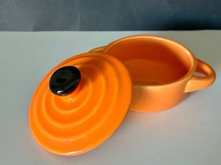 Juego olla y fuente cerámica naranja pequeñas