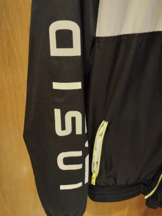Chaqueta deportiva Inside negra y blanca