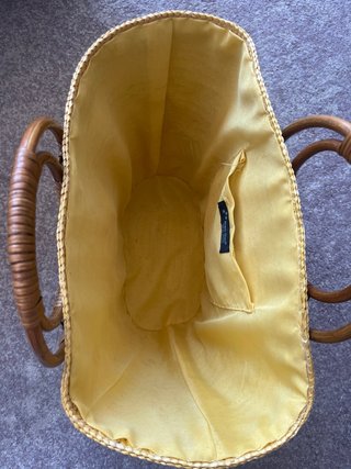 Bolso de playa de paja amarillo