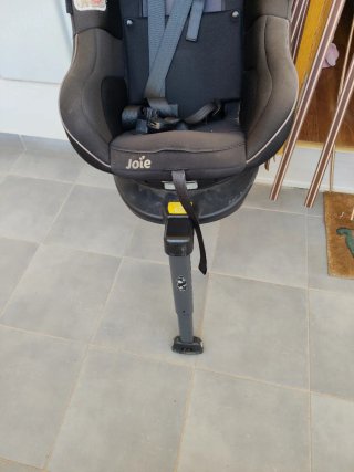 Silla coche Joie Isofix en buen estado.