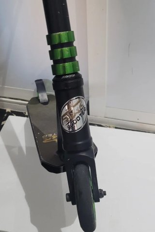 Patinete Scooter Freestyle Negro y Verde