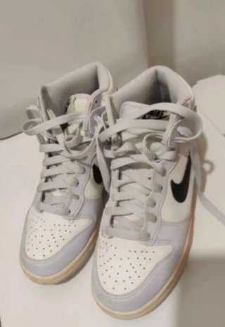 Nike Dunk High grises y blancas