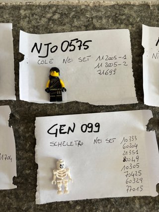 Lotto 16 Minifigure Lego Ninjago