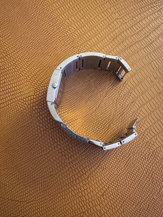 Reloj Guess Dorado y Plateado