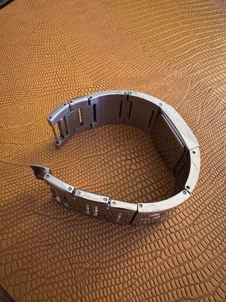 Reloj Guess Dorado y Plateado