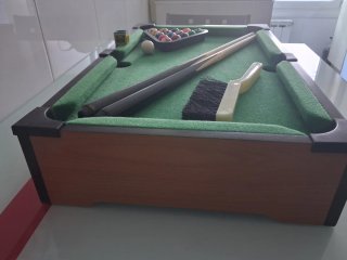 Mini mesa de billar con accesorios