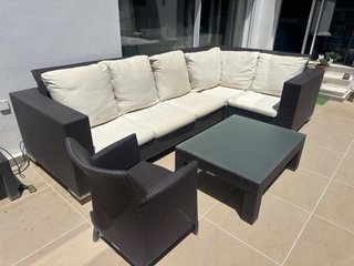 Sofá 6 plazas, mesa y sillón exterior
