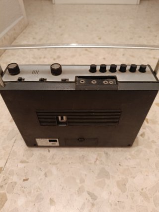 Radio Cassette Vintage Negra y Marrón