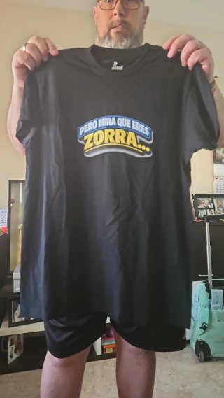 Camiseta Negra Estampada