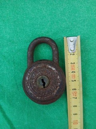 Lucchetto antico in ferro