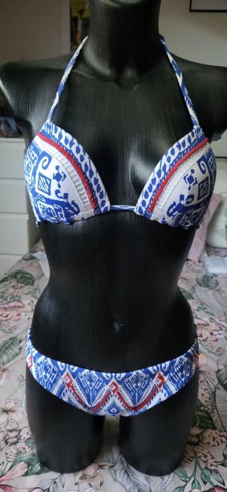 Bikini azul y blanco estampado wax