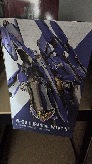 DX MACROSS YF-29 Durandal Valkyrie Maximilian Jeni