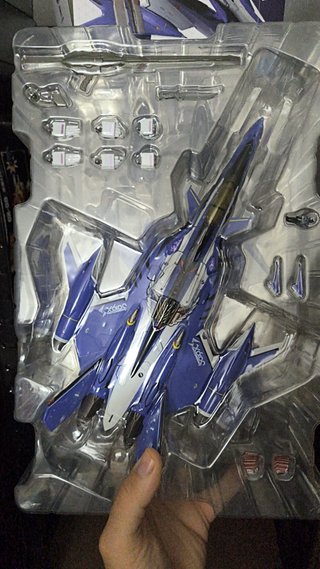 DX MACROSS YF-29 Durandal Valkyrie Maximilian Jeni