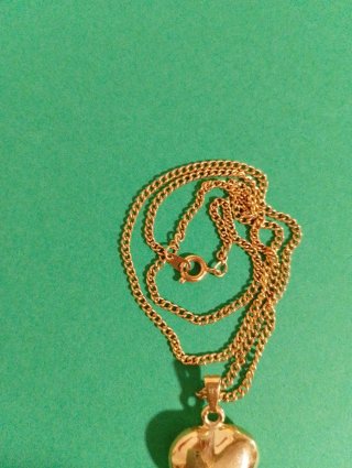 Cadena con corazón chapado en oro