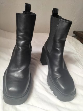 Botas Chelsea Stradivarius Talla 38.