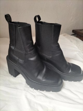 Botas Chelsea Stradivarius Talla 38.