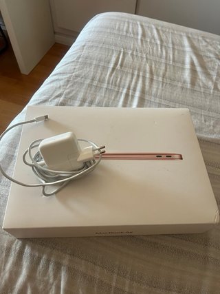 MacBook Air M1 13” 2020 8GB RAM 256GB SSD
