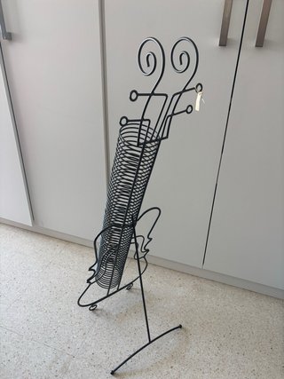Porta discos metálico diseño guitarra