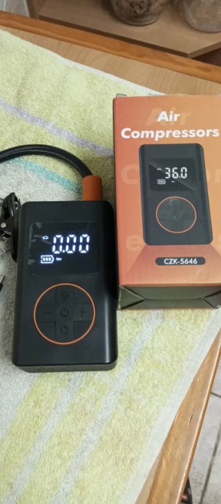 Compresor Portátil a Batería CZK-5646