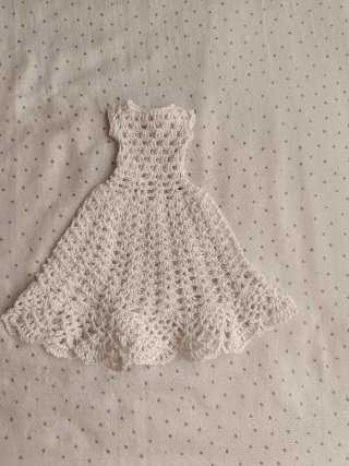 Conjunto Ropa Muñeca Barbie: Jersey y Falda