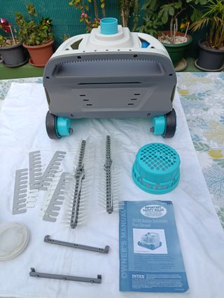 Robot Limpiafondos Intex ZX300