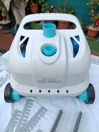 Robot Limpiafondos Intex ZX300