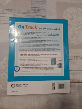 Libro de inglés y cuadernillo