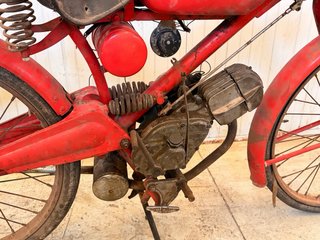 Lote 2 Guzzi Hispania 49 Rojas
