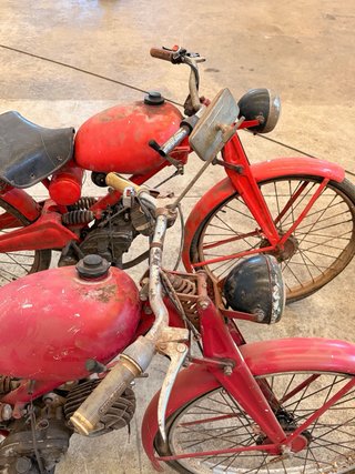 Lote 2 Guzzi Hispania 49 Rojas
