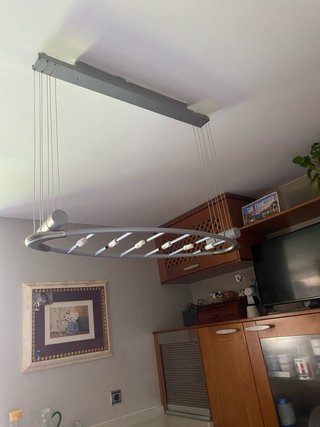 Lámpara de diseño acero y gris.