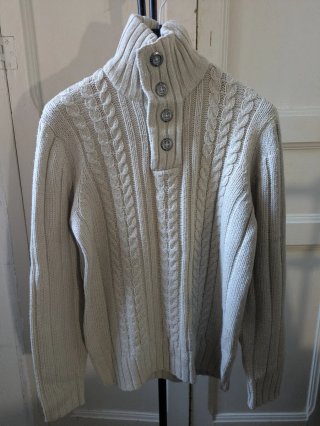 Jersey beige trenzado cuello alto