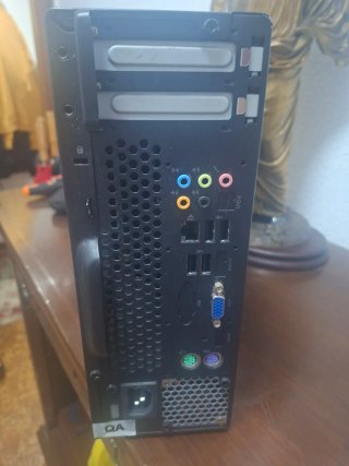 Torre PC eMachines Negra y Plateada
