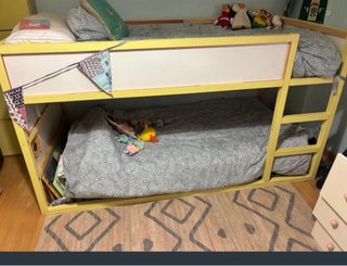 Cama infantil doble amarilla