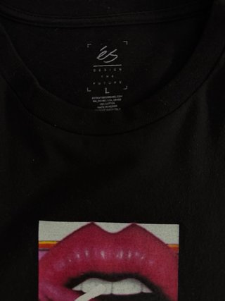 Camiseta És Negra Estampado Labios Talla L