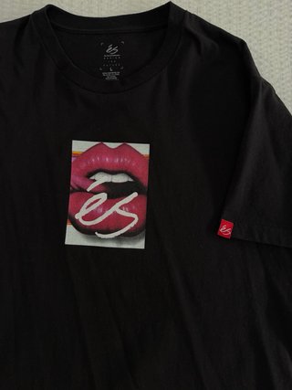 Camiseta És Negra Estampado Labios Talla L