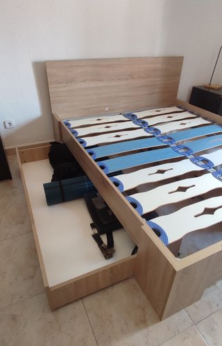 Cama de madera 160x196 cm con colchón ortopédico