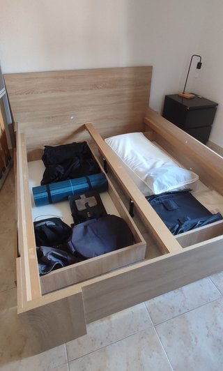 Cama de madera 160x196 cm con colchón ortopédico