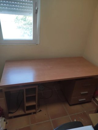 Mesa de madera para despacho o para habitación