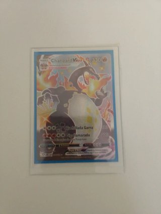 Carta Pokémon Charizard VMAX 330 HP