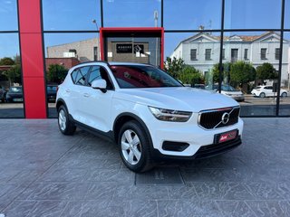 Volvo XC40 T2 MOMENTUM 2021