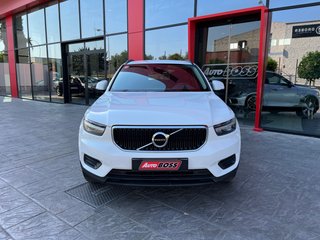 Volvo XC40 T2 MOMENTUM 2021